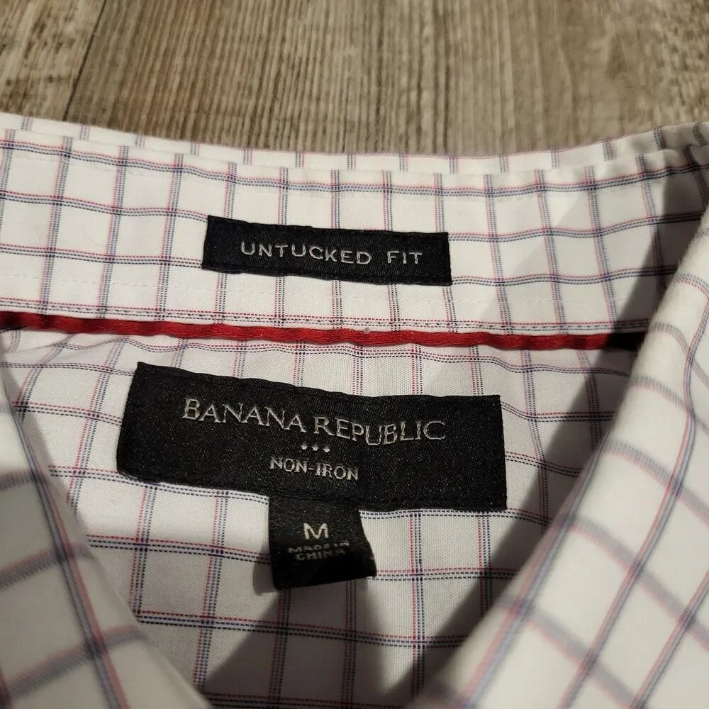 Banana Republic Untucked Fit, Non Iron Stiff Collar Dress Shirt Mens Size Medium